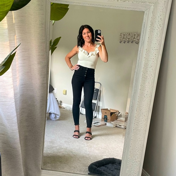 Meet your Posher, Caren - Picture 2 of 3